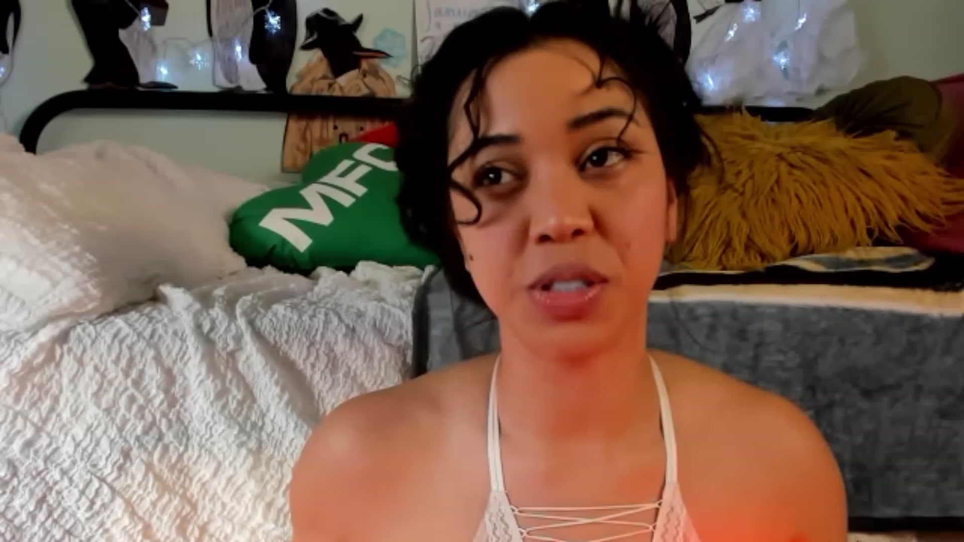 Gallery image thumbnail from KissingHigh's myfreecams stream on, 01/19/2024, 24:02 image 14 of 20