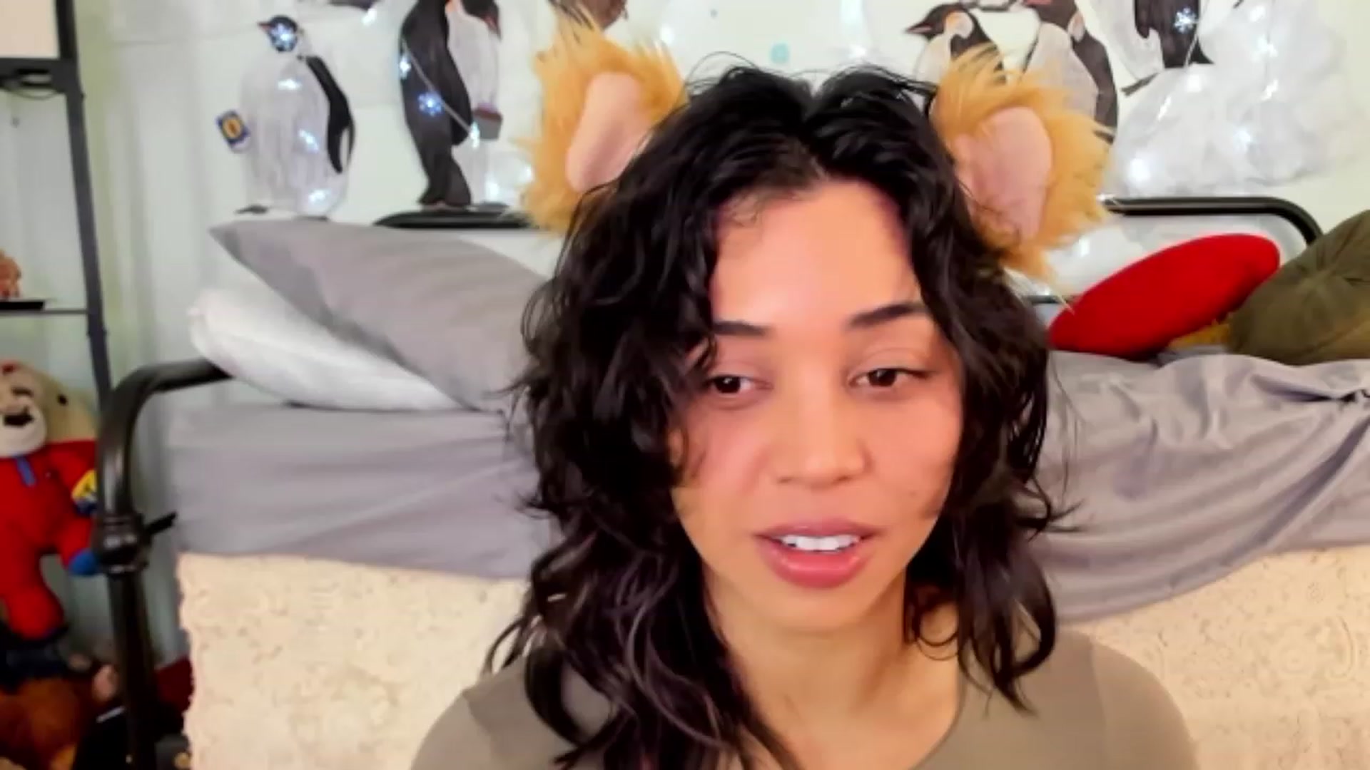 Gallery image thumbnail from KissingHigh's myfreecams stream on, 01/23/2024, 03:47 image 10 of 20