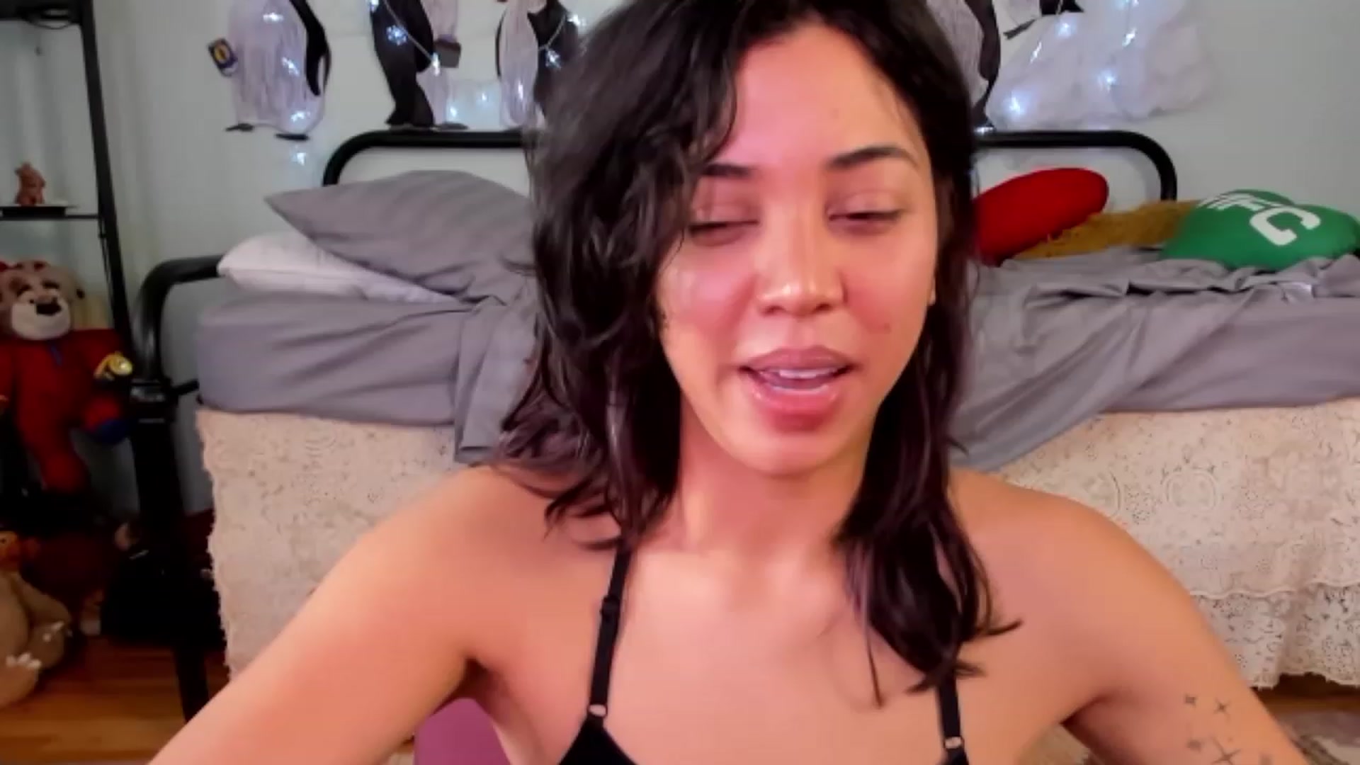 Gallery image thumbnail from KissingHigh's myfreecams stream on, 01/28/2024, 18:52 image 20 of 20