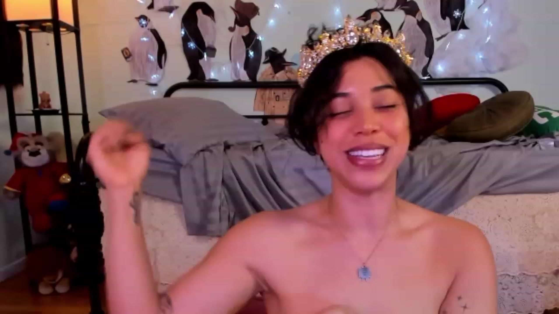 Gallery image thumbnail from KissingHigh's myfreecams stream on, 01/30/2024, 05:23 image 10 of 20