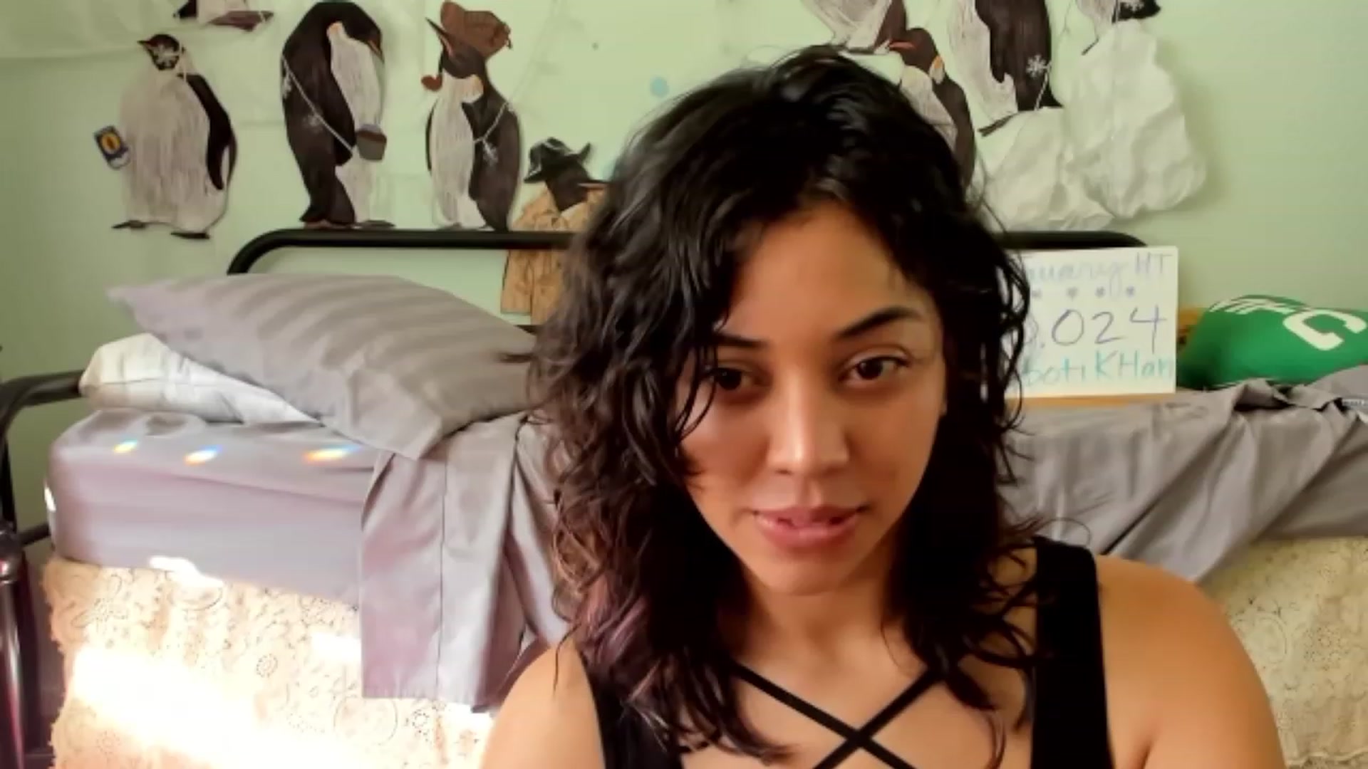 Gallery image thumbnail from KissingHigh's myfreecams stream on, 01/30/2024, 23:26 image 3 of 20