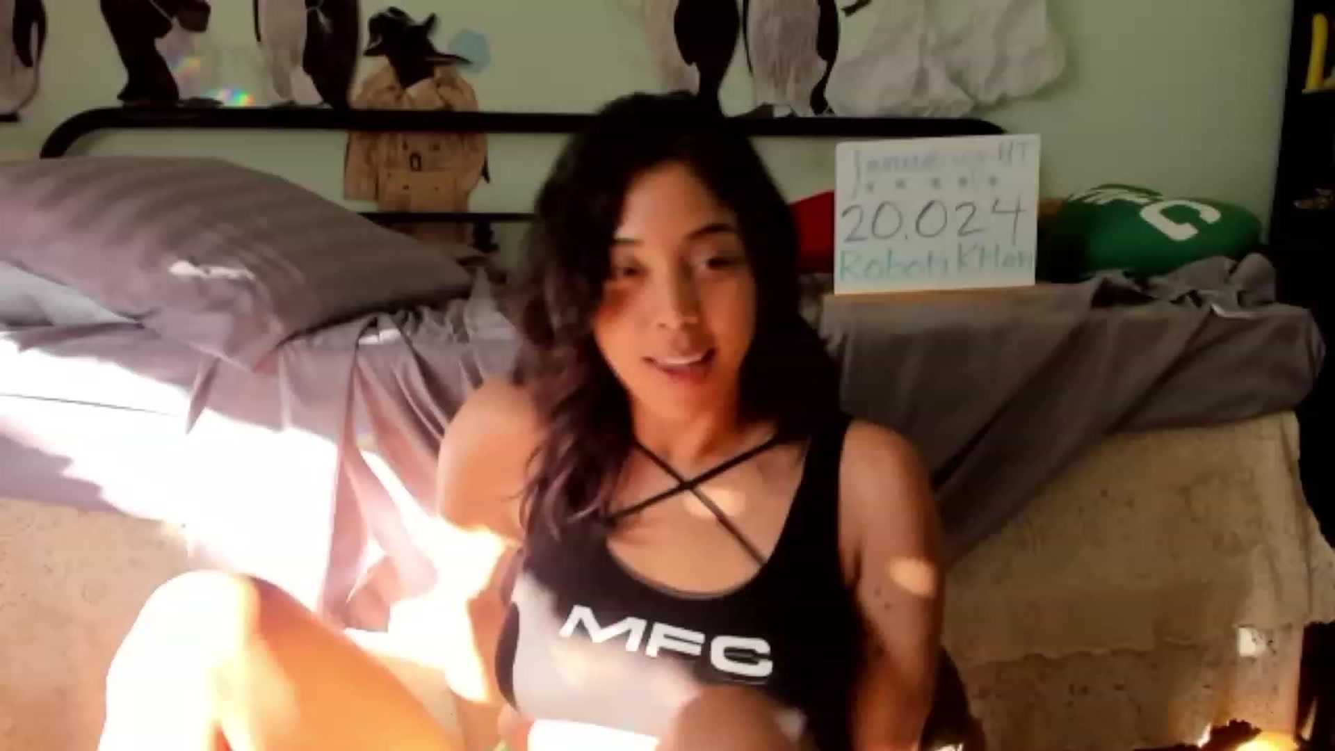 Gallery image thumbnail from KissingHigh's myfreecams stream on, 01/30/2024, 23:26 image 16 of 20