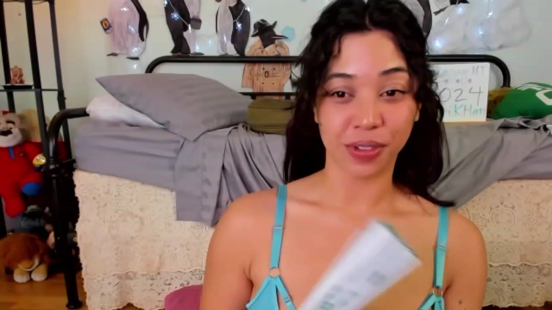 Gallery image thumbnail from KissingHigh's myfreecams stream on, 02/01/2024, 23:00 image 9 of 20