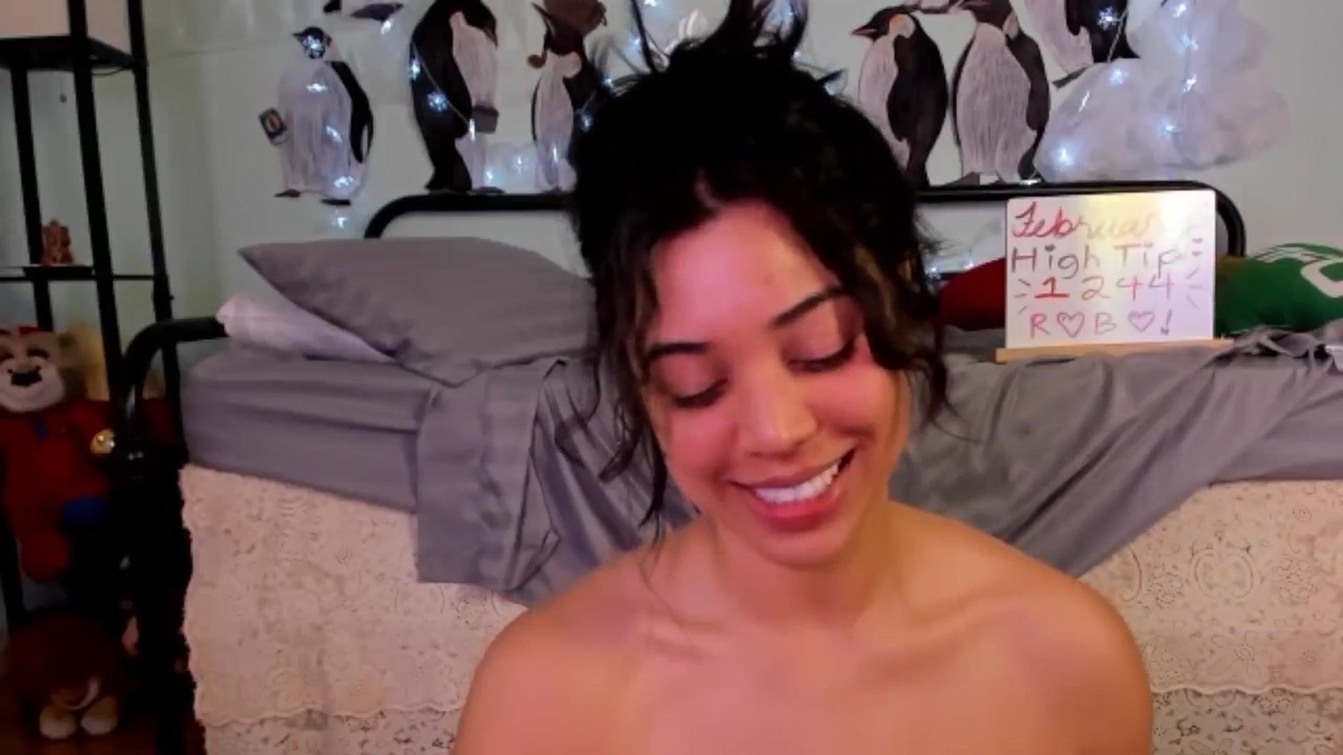Gallery image thumbnail from KissingHigh's myfreecams stream on, 02/02/2024, 19:07 image 17 of 20