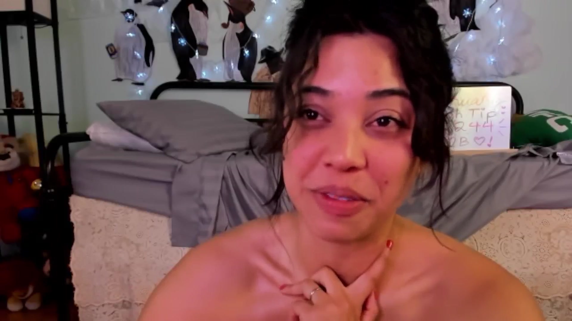 Gallery image thumbnail from KissingHigh's myfreecams stream on, 02/02/2024, 19:07 image 19 of 20