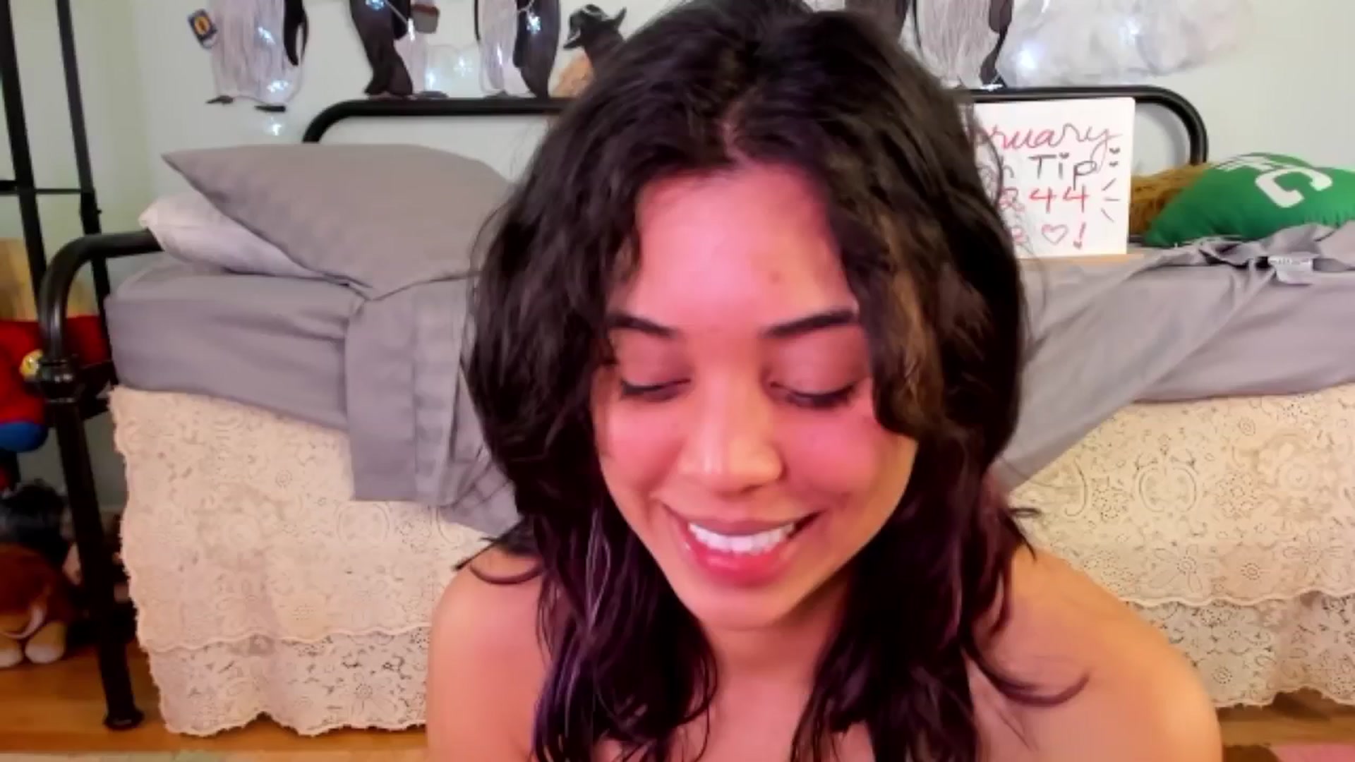 Gallery image thumbnail from KissingHigh's myfreecams stream on, 02/02/2024, 19:30 image 15 of 20