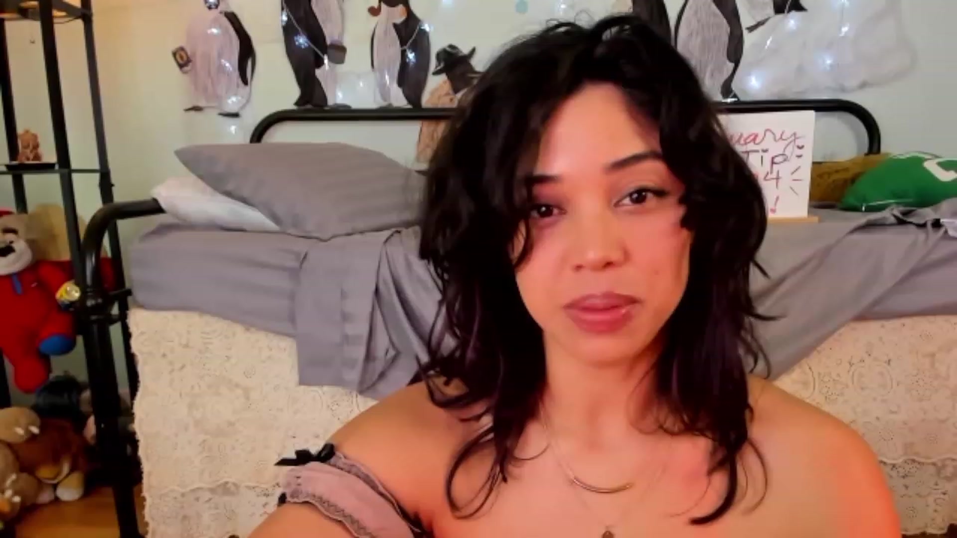 Gallery image thumbnail from KissingHigh's myfreecams stream on, 02/06/2024, 03:56 image 5 of 20