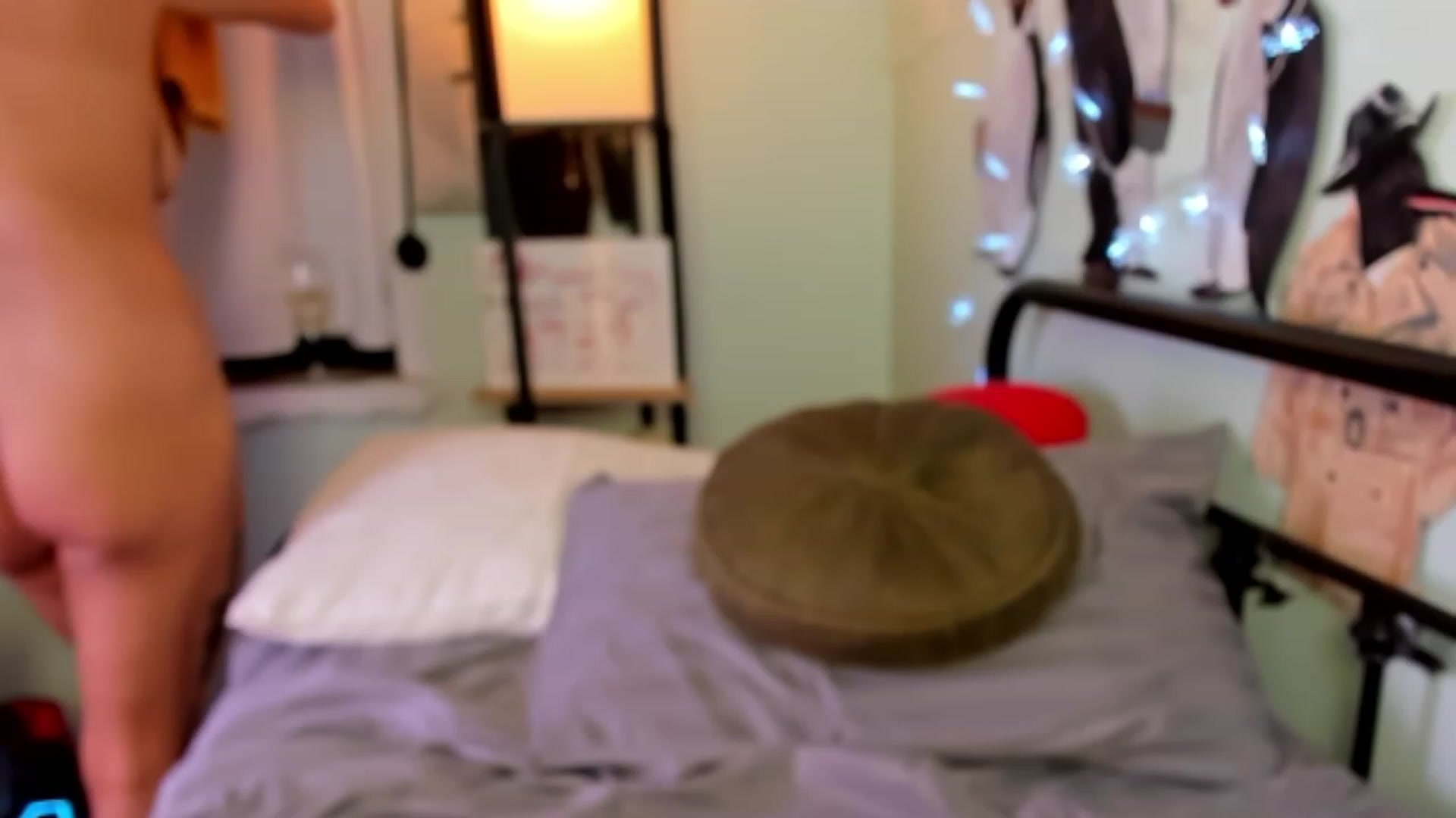 Gallery image thumbnail from KissingHigh's myfreecams stream on, 02/13/2024, 05:41 image 9 of 20