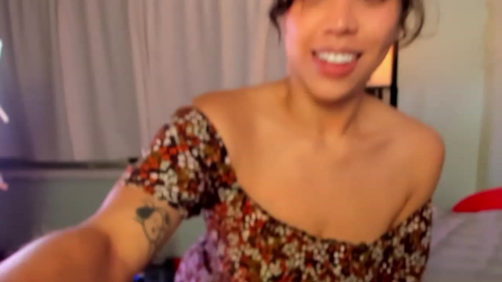 Gallery image thumbnail from KissingHigh's myfreecams stream on, 02/13/2024, 05:41 image 5 of 20