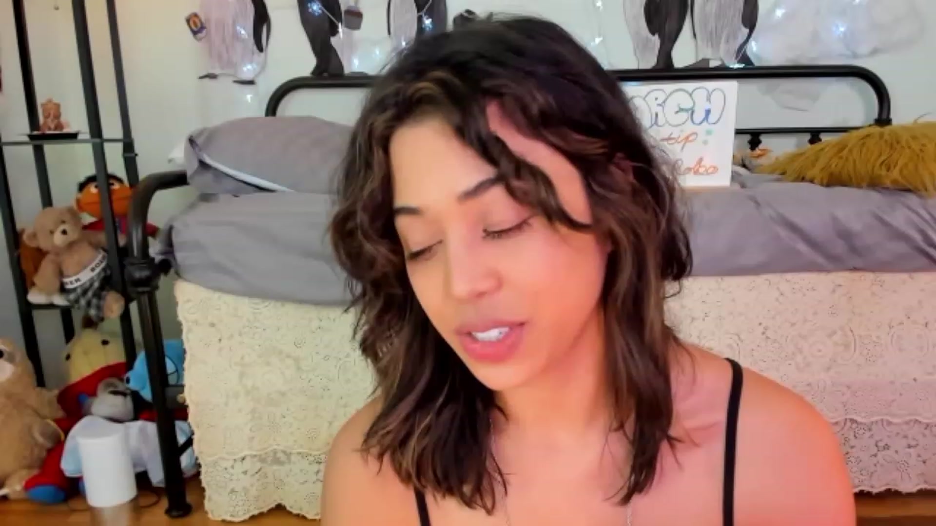 Gallery image thumbnail from KissingHigh's myfreecams stream on, 03/07/2024, 23:39 image 3 of 20