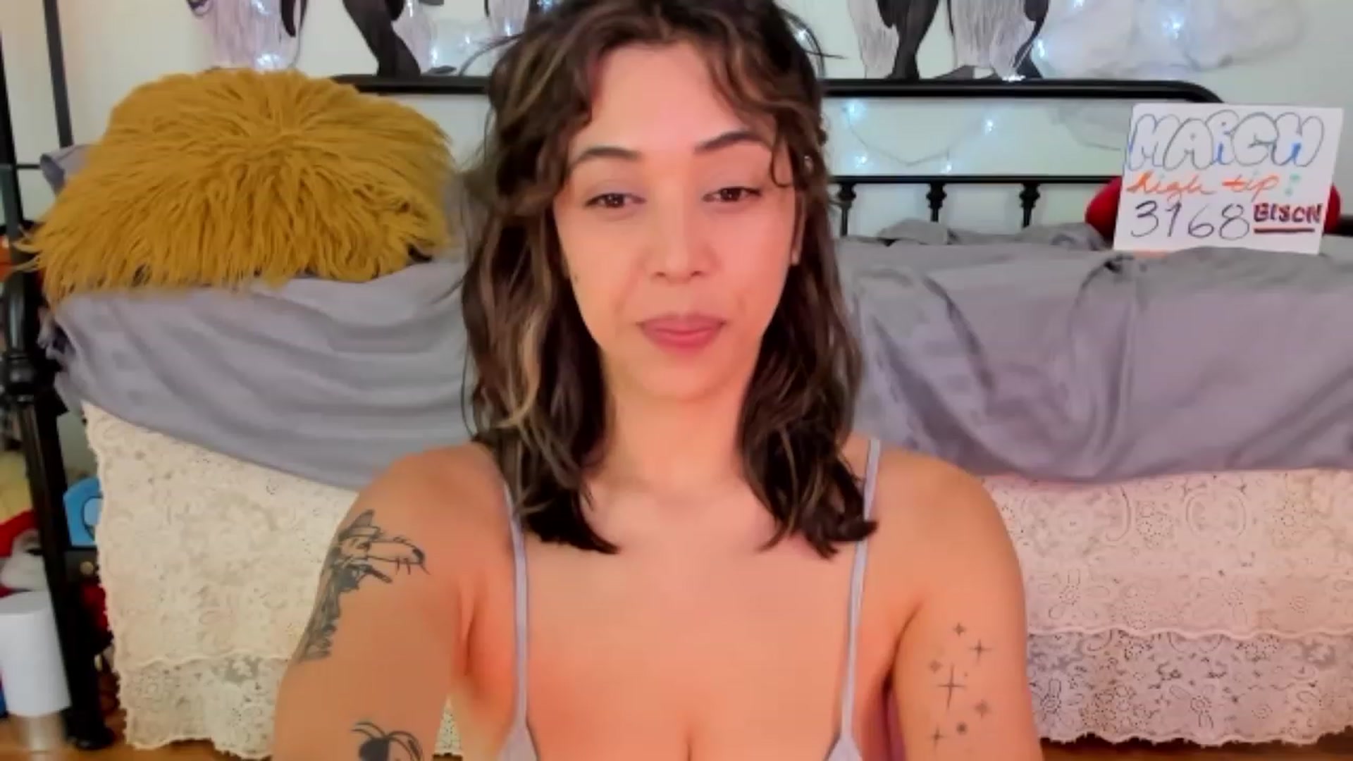 Gallery image thumbnail from KissingHigh's myfreecams stream on, 03/12/2024, 03:58 image 10 of 20