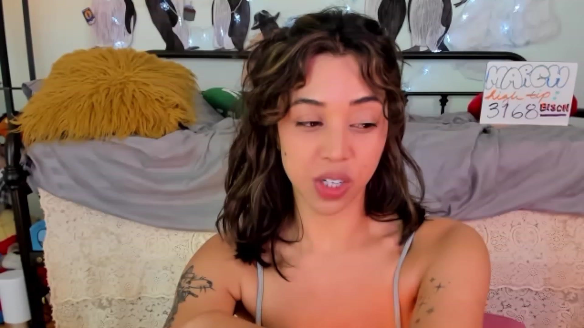 Gallery image thumbnail from KissingHigh's myfreecams stream on, 03/12/2024, 03:58 image 2 of 20