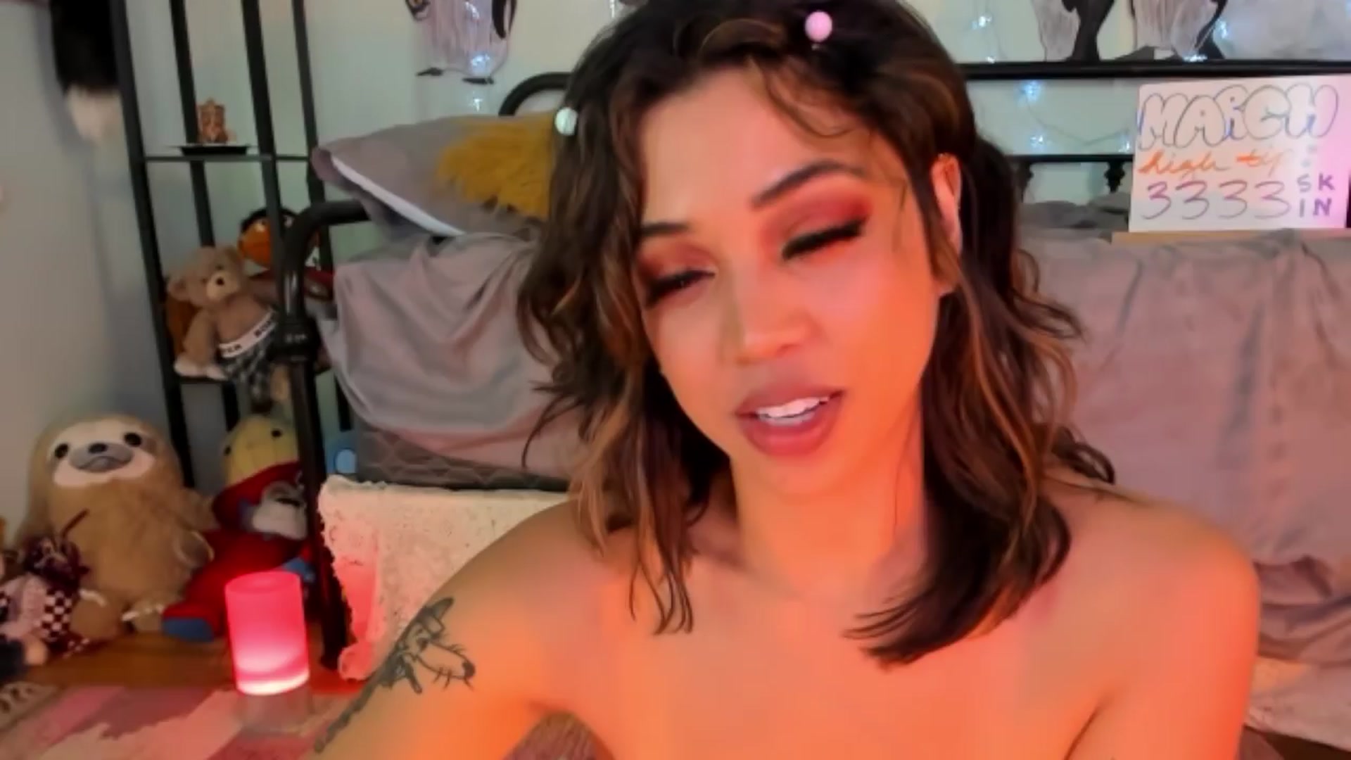 Gallery image thumbnail from KissingHigh's myfreecams stream on, 03/31/2024, 06:27 image 17 of 20