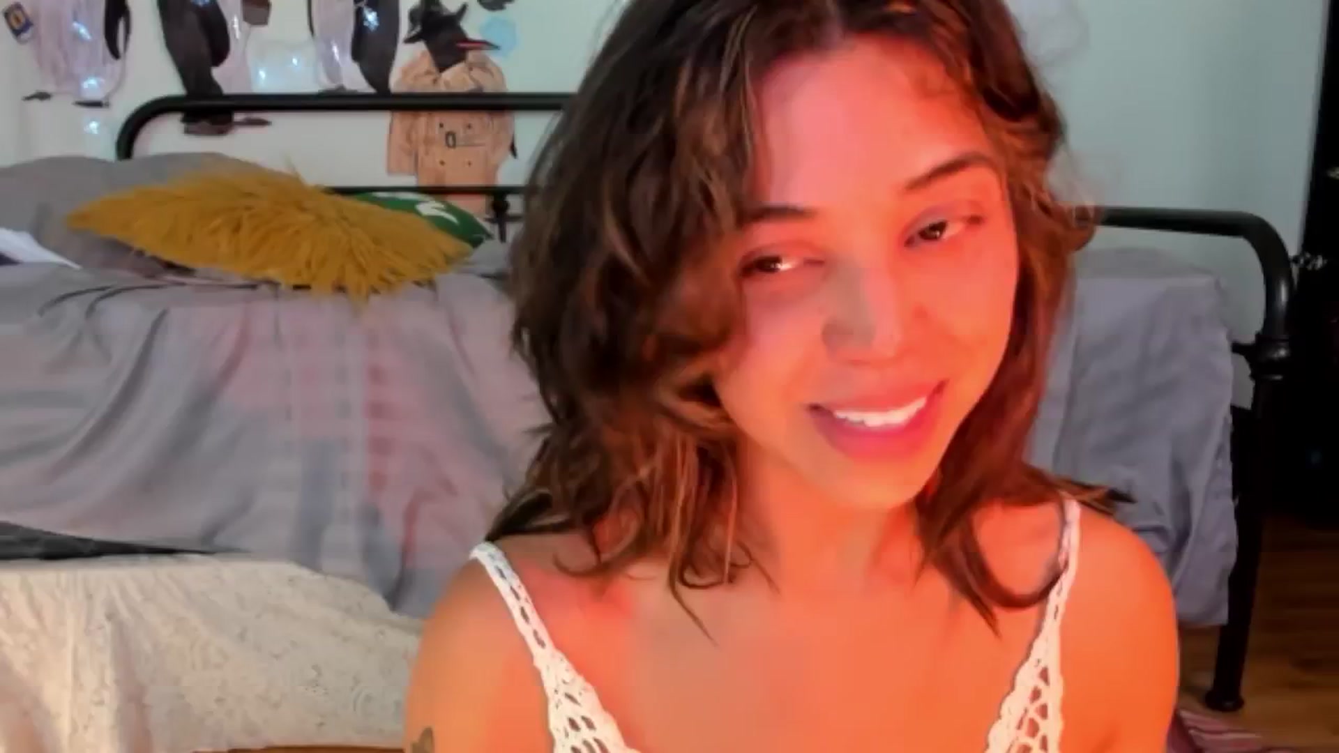 Gallery image thumbnail from KissingHigh's myfreecams stream on, 04/23/2024, 04:57 image 11 of 20
