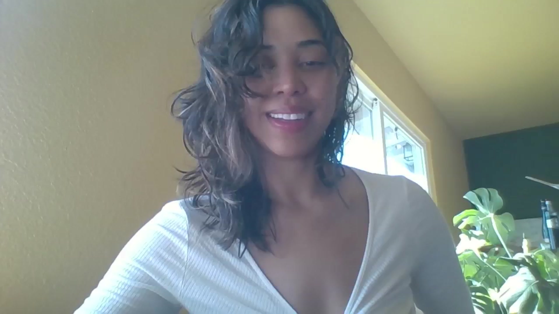 Gallery image thumbnail from KissingHigh's myfreecams stream on, 04/28/2024, 16:38 image 3 of 20
