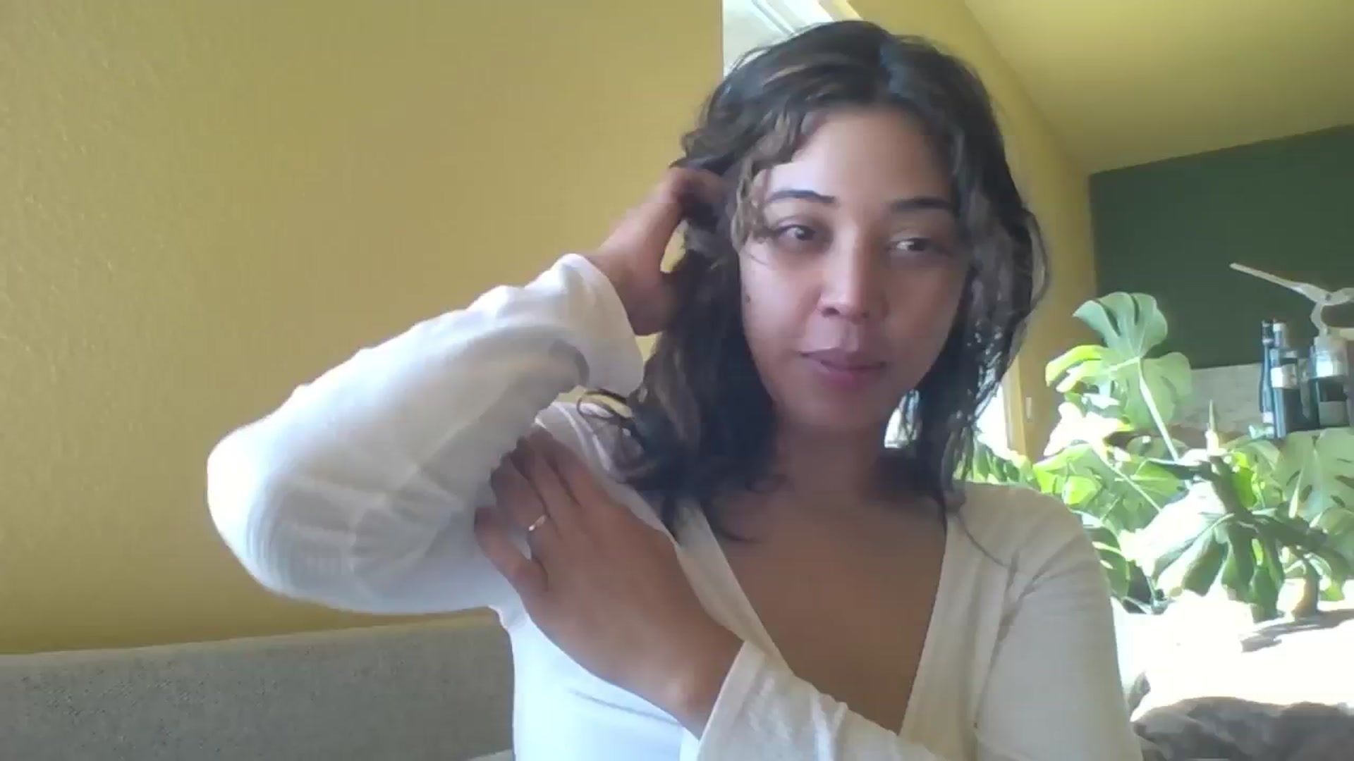 Gallery image thumbnail from KissingHigh's myfreecams stream on, 04/28/2024, 16:38 image 9 of 20