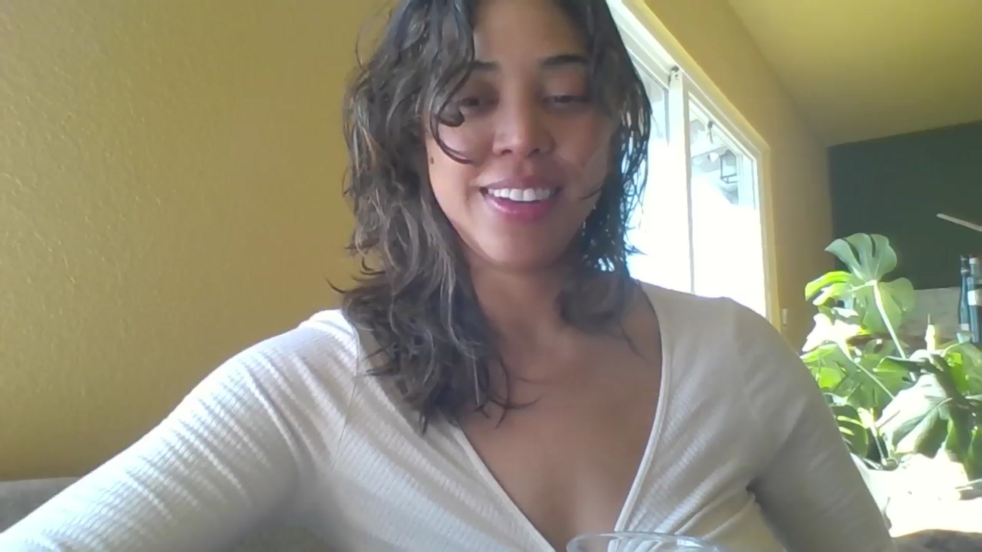 Gallery image thumbnail from KissingHigh's myfreecams stream on, 04/28/2024, 16:38 image 4 of 20