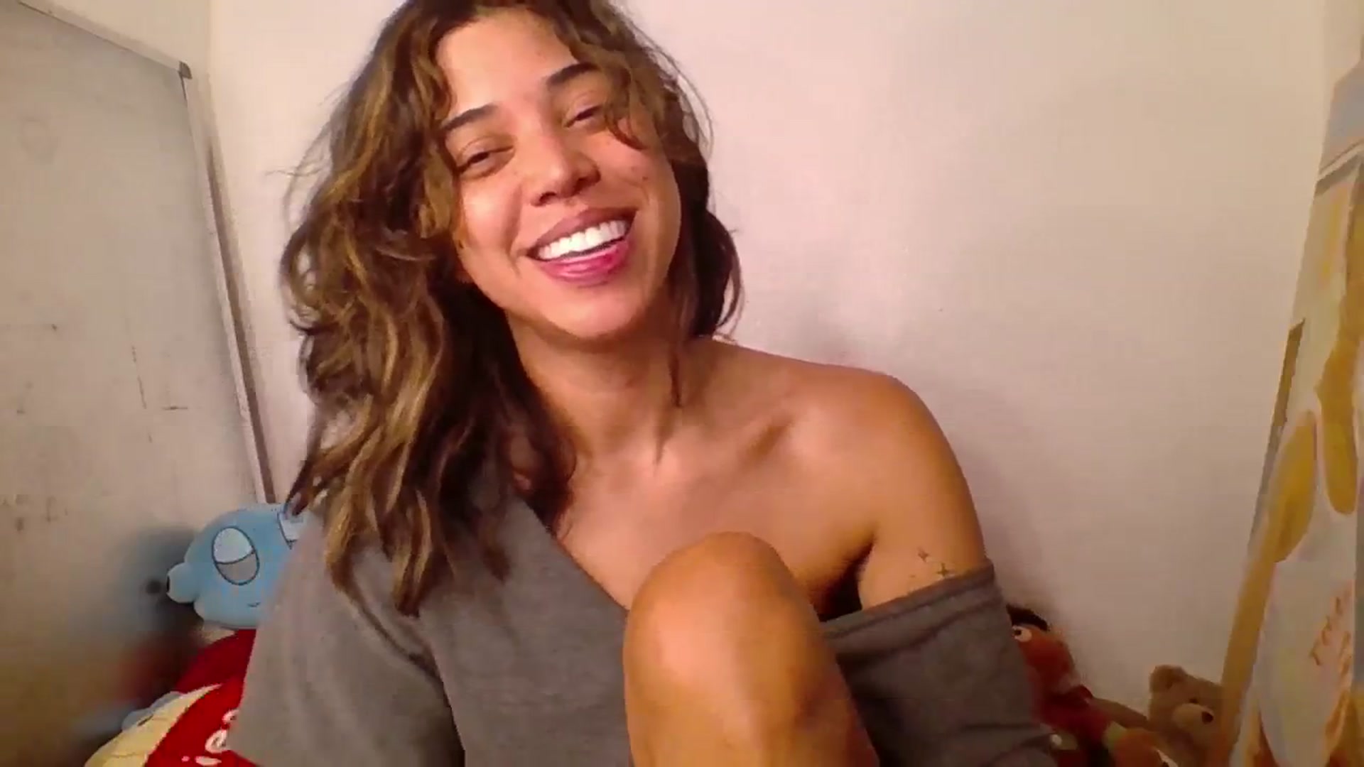 Gallery image thumbnail from KissingHigh's myfreecams stream on, 05/01/2024, 06:53 image 10 of 20