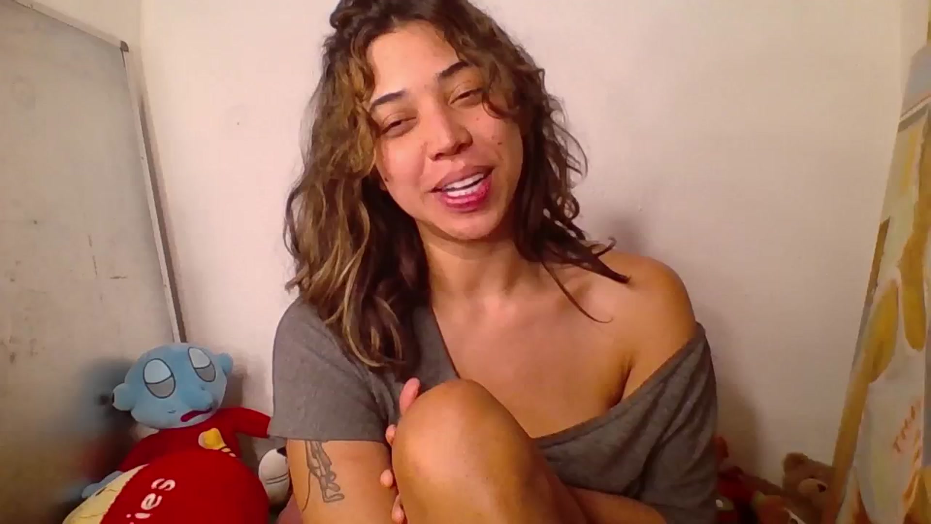 Gallery image thumbnail from KissingHigh's myfreecams stream on, 05/01/2024, 06:53 image 2 of 20