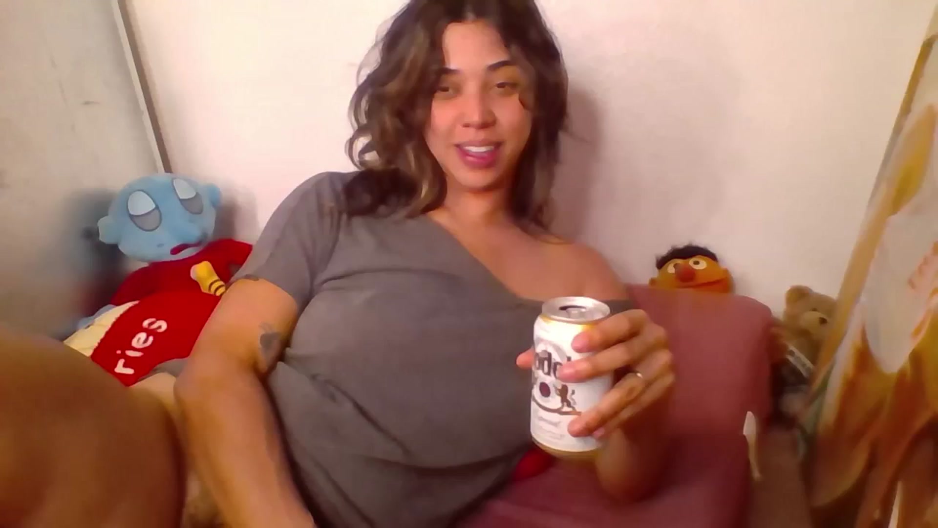 Gallery image thumbnail from KissingHigh's myfreecams stream on, 05/01/2024, 06:53 image 11 of 20