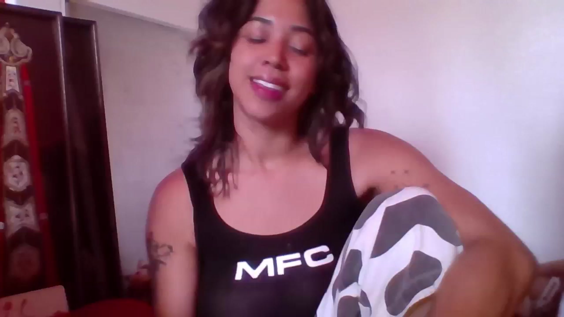 Gallery image thumbnail from KissingHigh's myfreecams stream on, 05/02/2024, 22:06 image 17 of 20