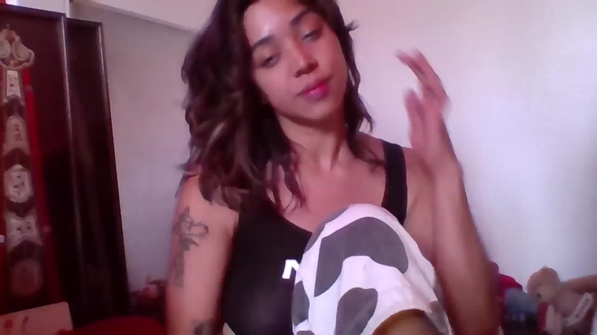 Gallery image thumbnail from KissingHigh's myfreecams stream on, 05/02/2024, 22:06 image 16 of 20