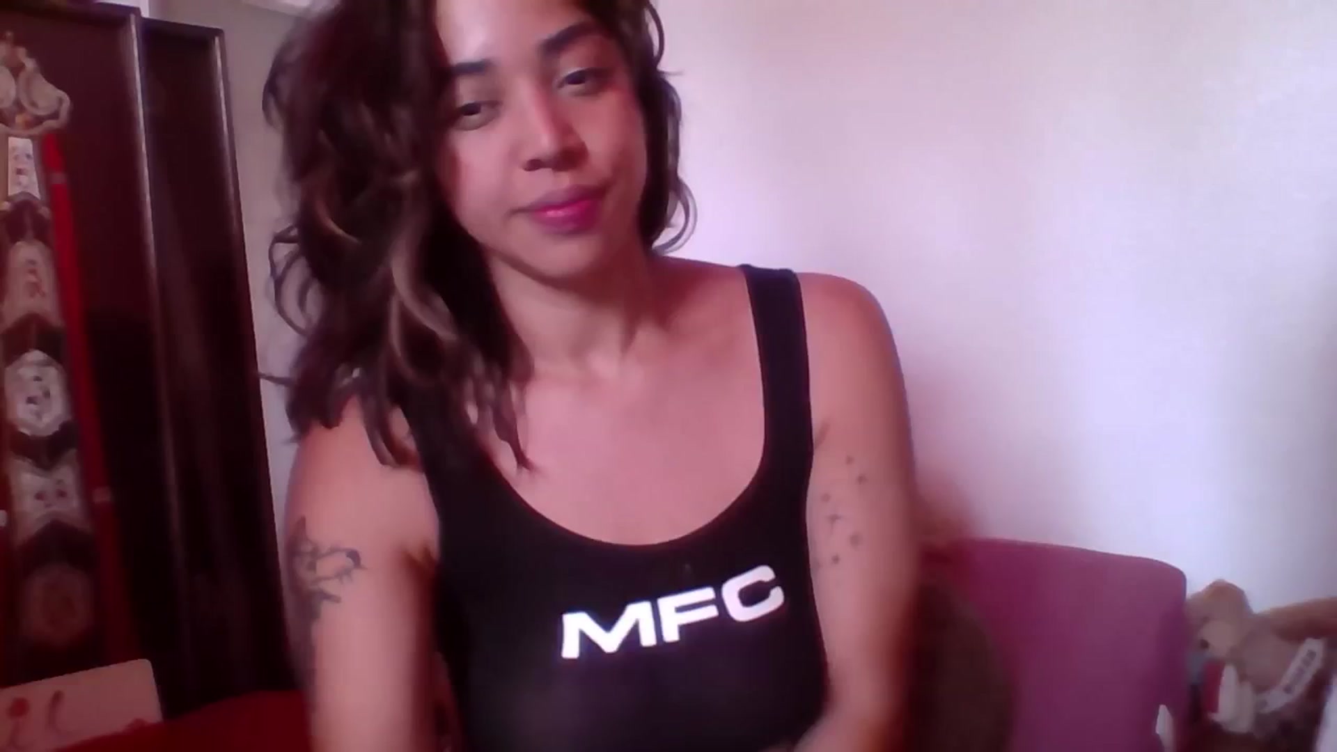 Gallery image thumbnail from KissingHigh's myfreecams stream on, 05/02/2024, 22:06 image 15 of 20