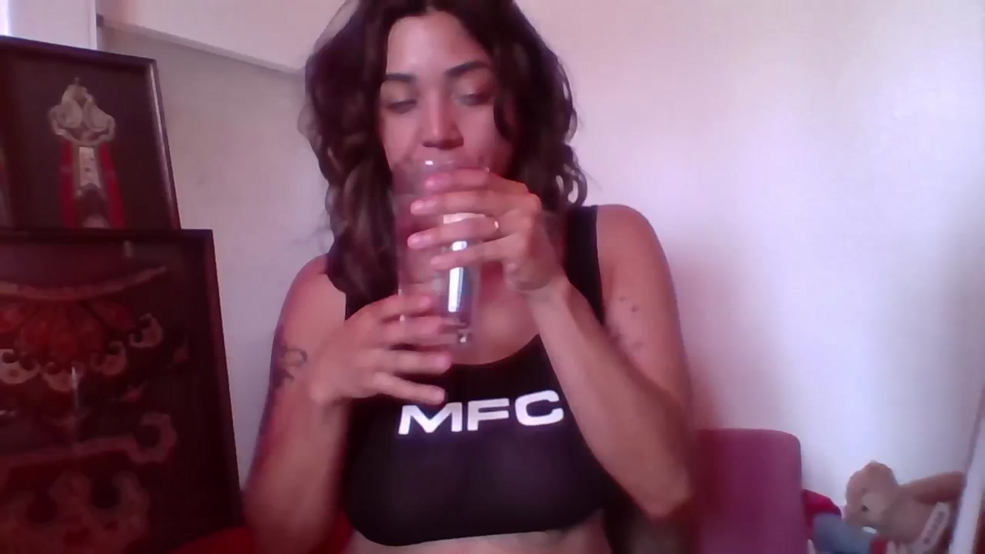 Gallery image thumbnail from KissingHigh's myfreecams stream on, 05/02/2024, 22:06 image 1 of 20