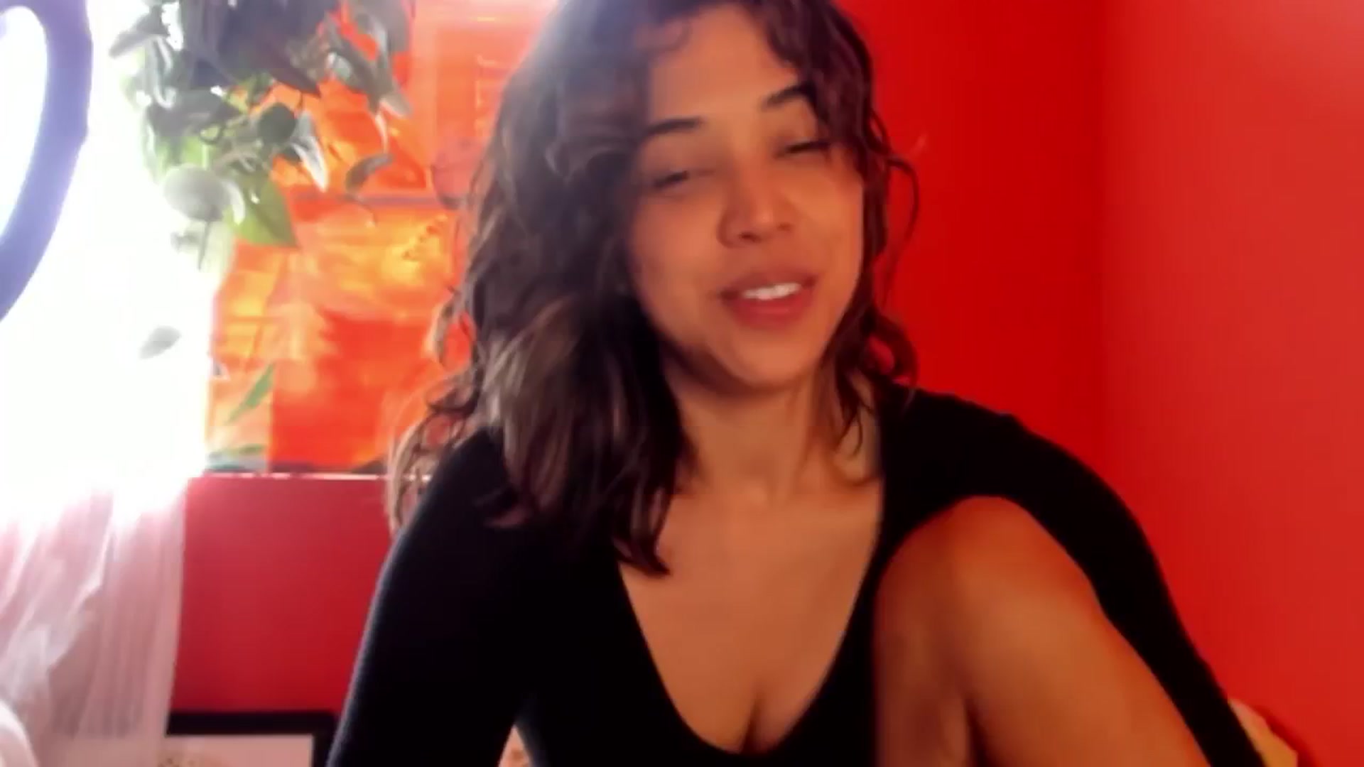 Gallery image thumbnail from KissingHigh's myfreecams stream on, 05/05/2024, 17:43 image 19 of 20