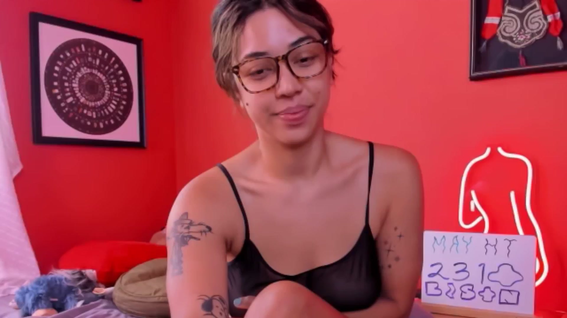 Gallery image thumbnail from KissingHigh's myfreecams stream on, 05/19/2024, 18:22 image 5 of 20