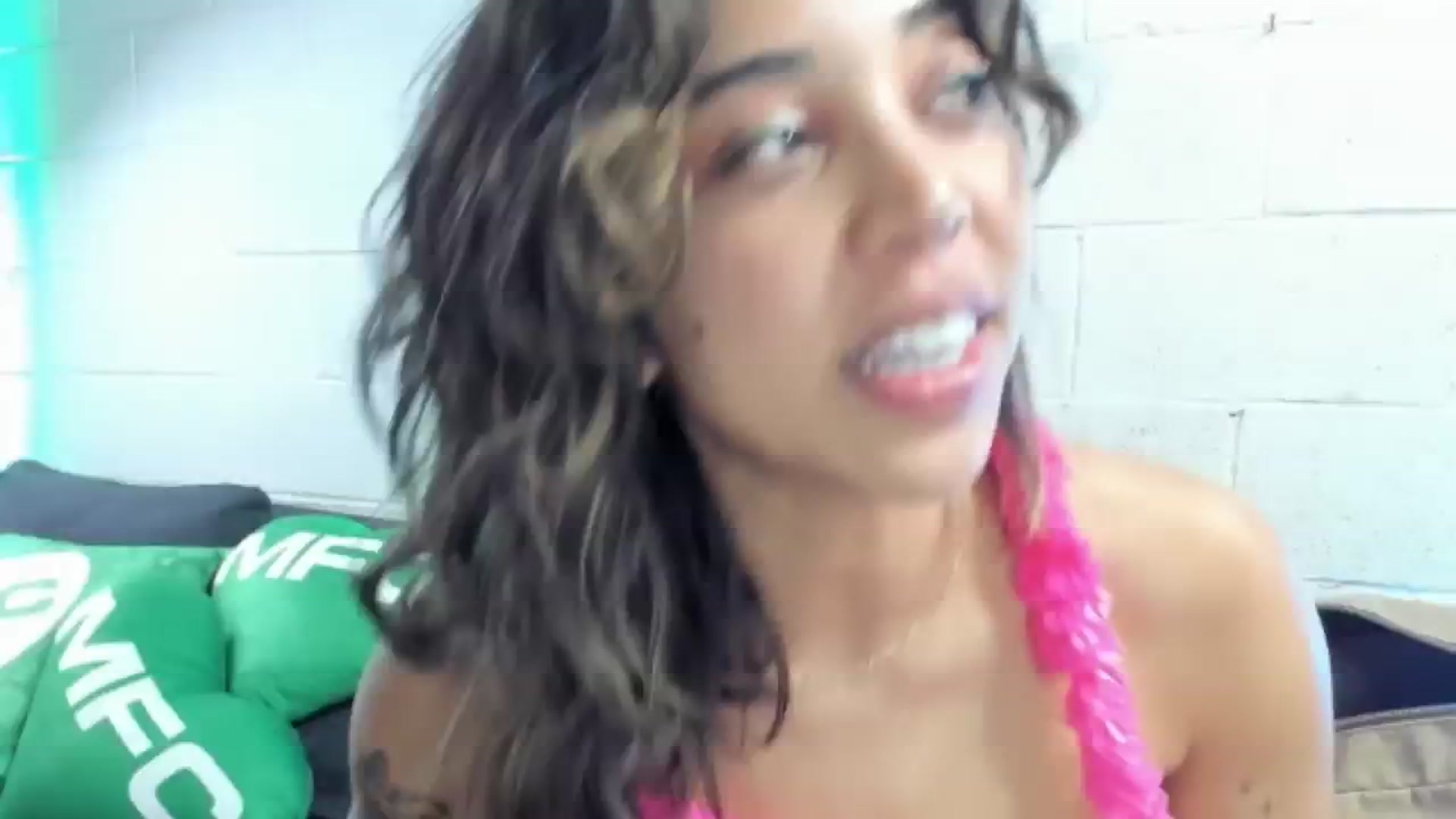 Gallery image thumbnail from KissingHigh's myfreecams stream on, 05/21/2024, 06:24 image 14 of 20