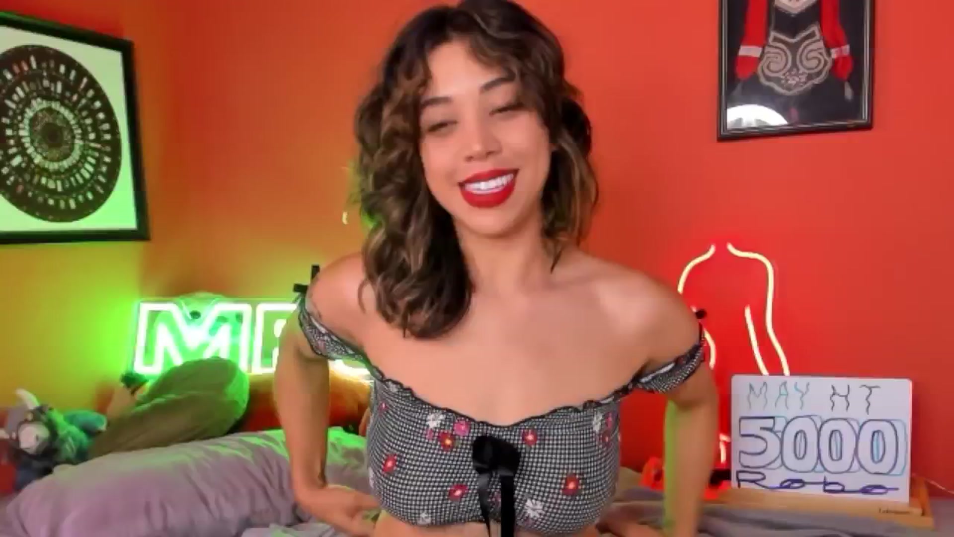 Gallery image thumbnail from KissingHigh's myfreecams stream on, 05/26/2024, 05:22 image 8 of 20