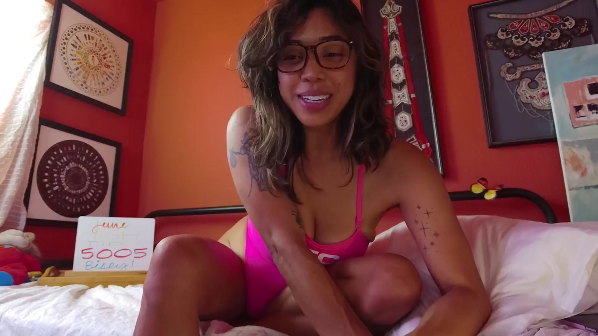 Gallery image thumbnail from KissingHigh's myfreecams stream on, 06/29/2024, 02:04 image 10 of 20