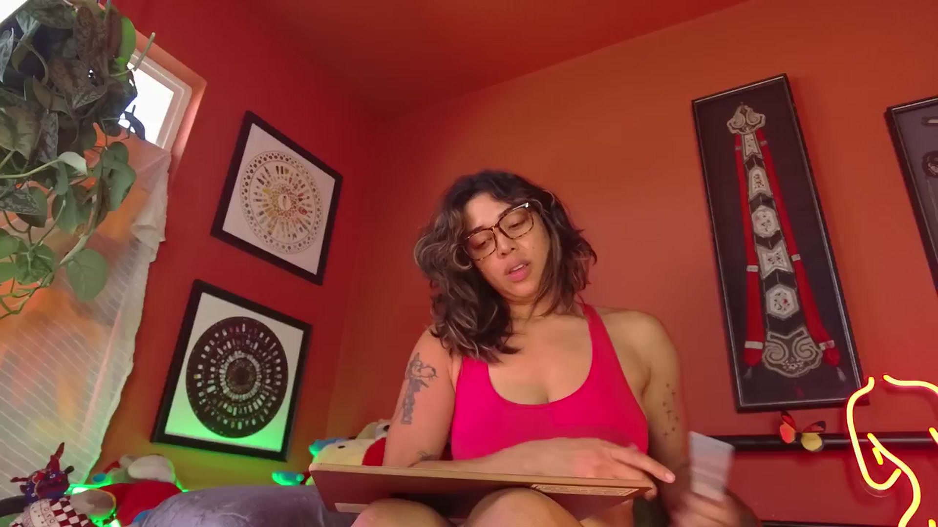 Gallery image thumbnail from KissingHigh's myfreecams stream on, 07/07/2024, 17:04 image 16 of 20