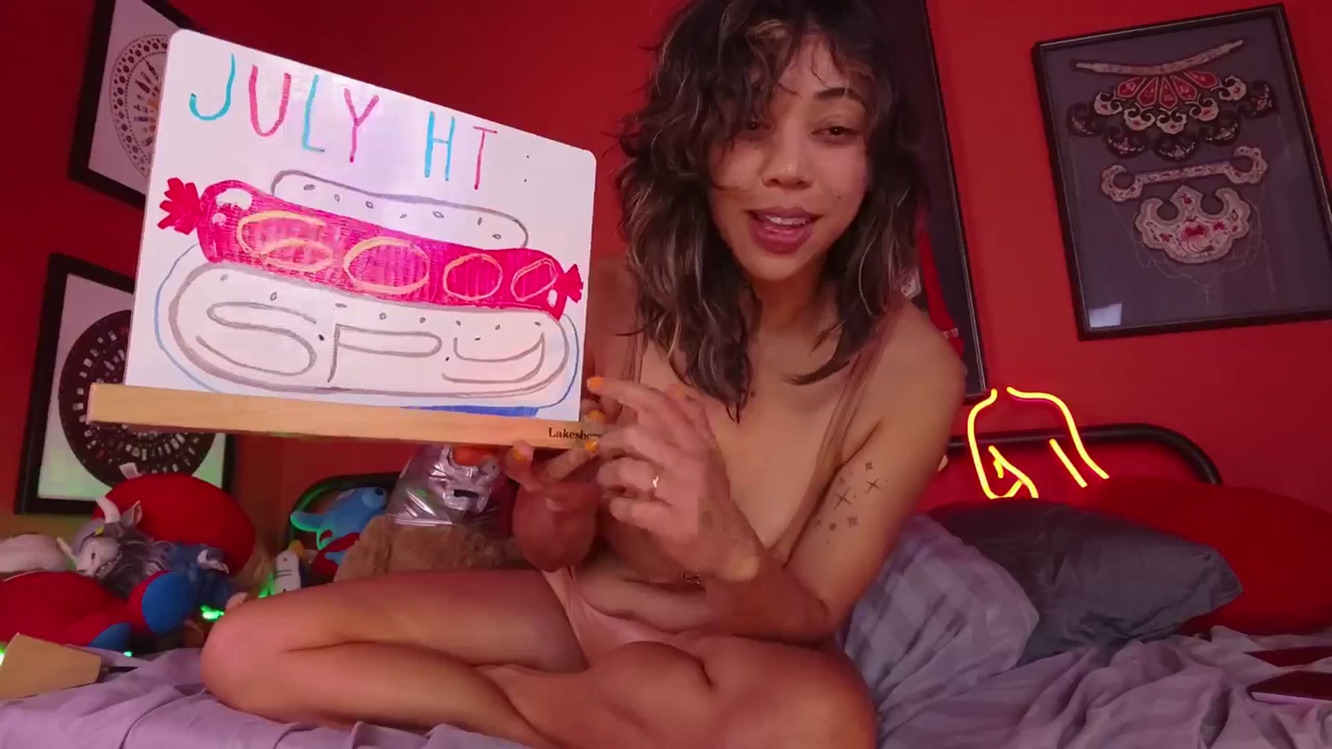 Gallery image thumbnail from KissingHigh's myfreecams stream on, 07/16/2024, 04:30 image 12 of 20
