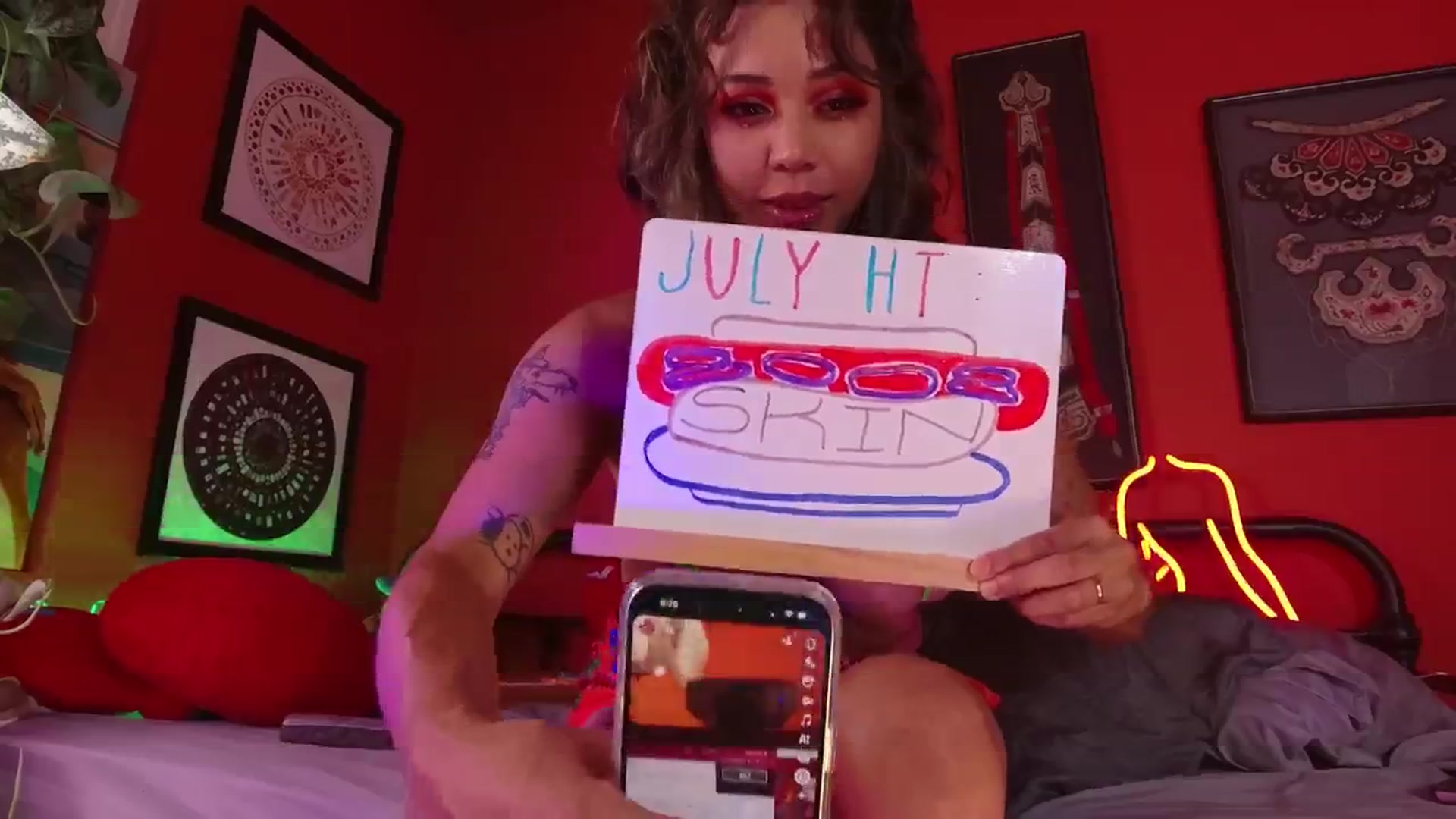Gallery image thumbnail from KissingHigh's myfreecams stream on, 07/23/2024, 05:21 image 4 of 20