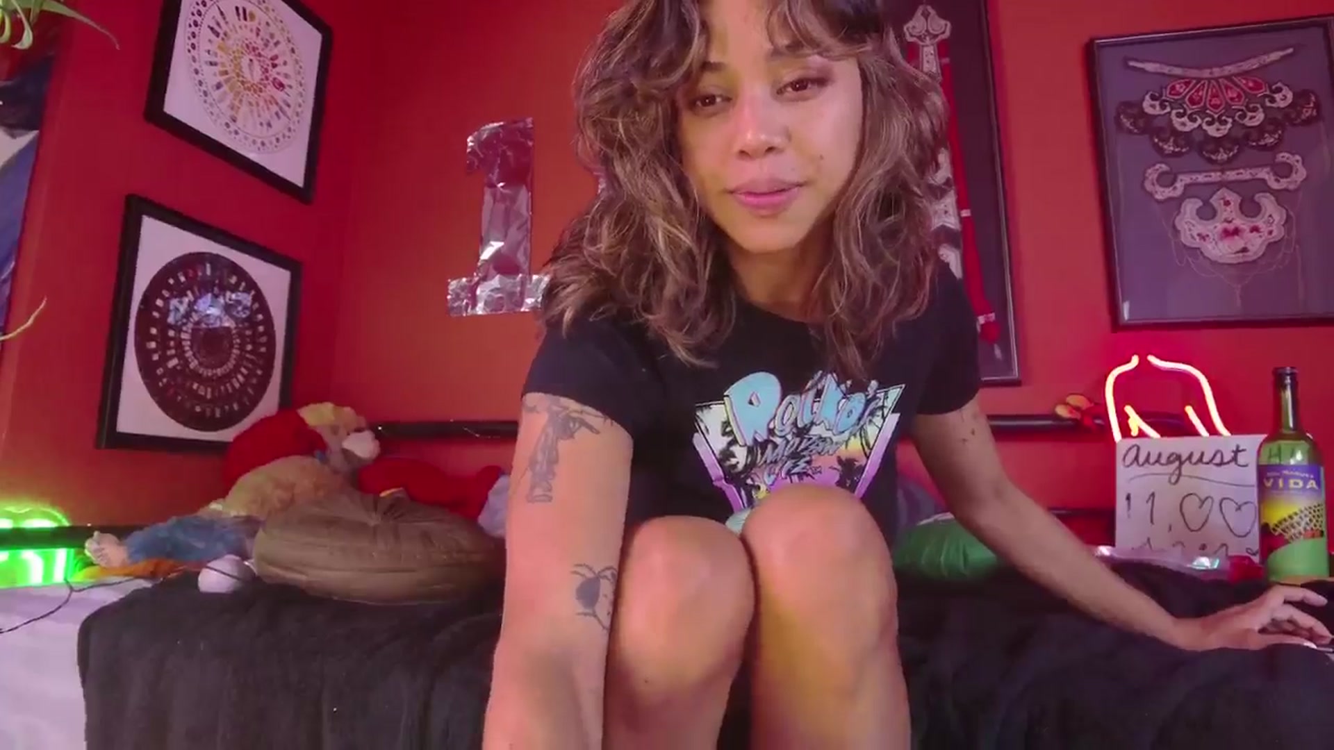 Gallery image thumbnail from KissingHigh's myfreecams stream on, 08/16/2024, 06:42 image 12 of 20