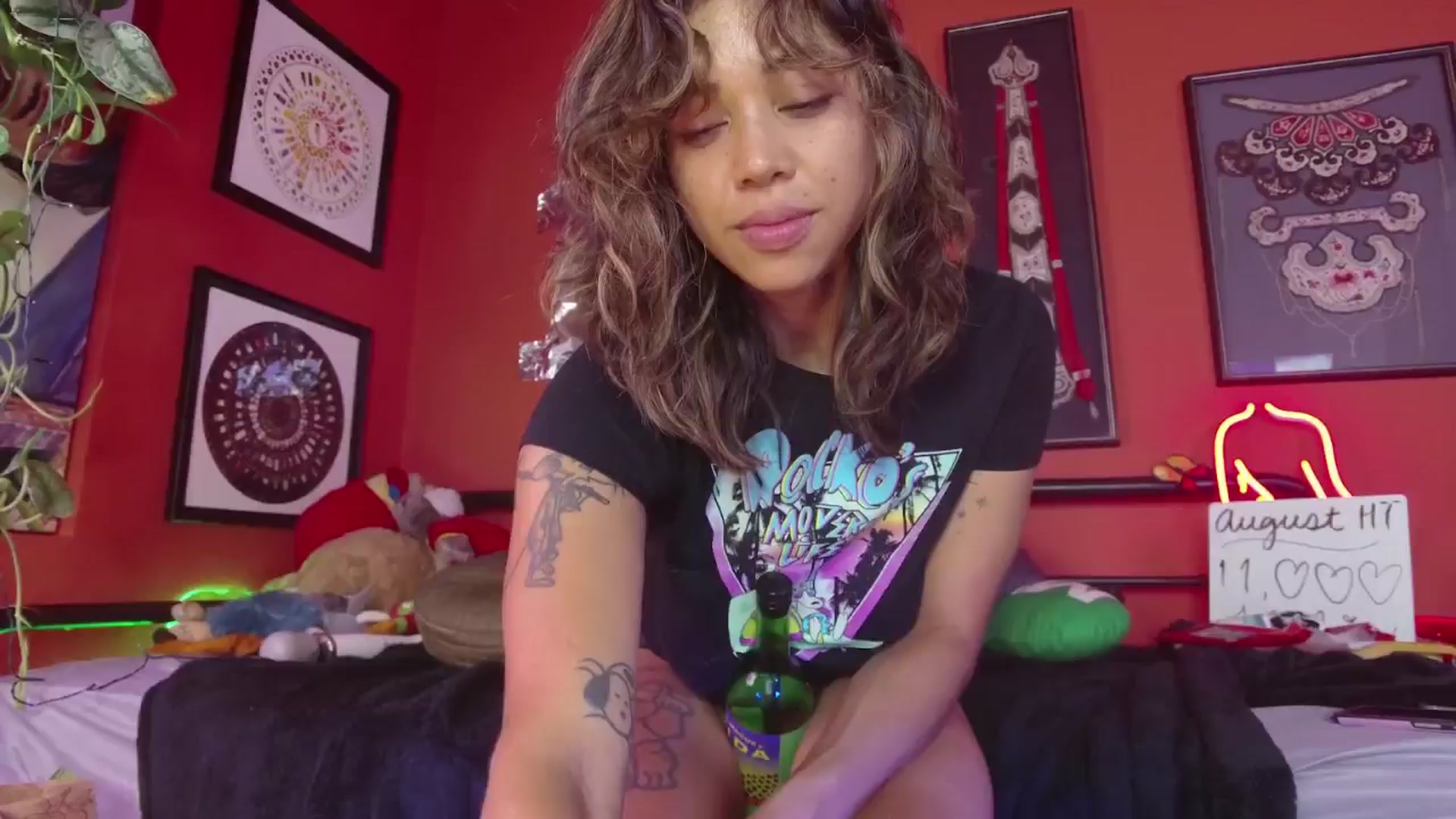 Gallery image thumbnail from KissingHigh's myfreecams stream on, 08/16/2024, 06:42 image 6 of 20