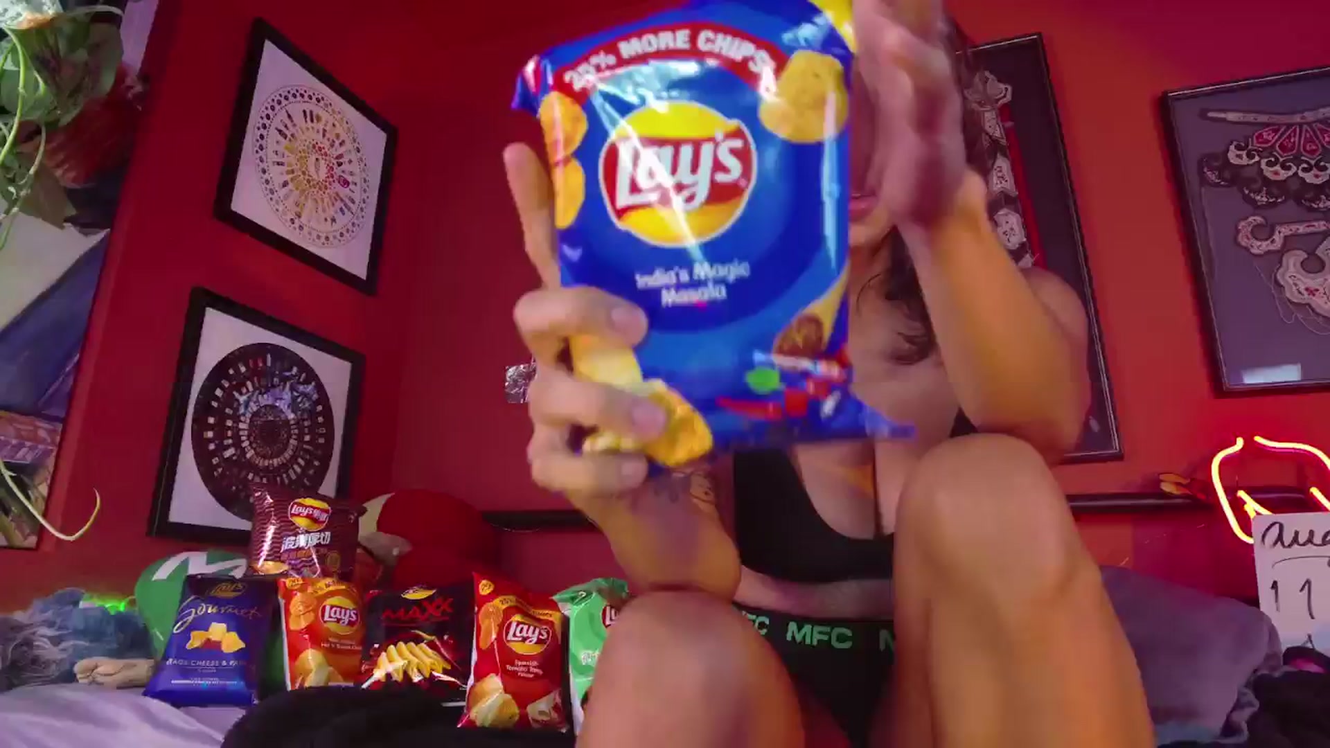 Gallery image thumbnail from KissingHigh's myfreecams stream on, 08/27/2024, 05:13 image 6 of 20