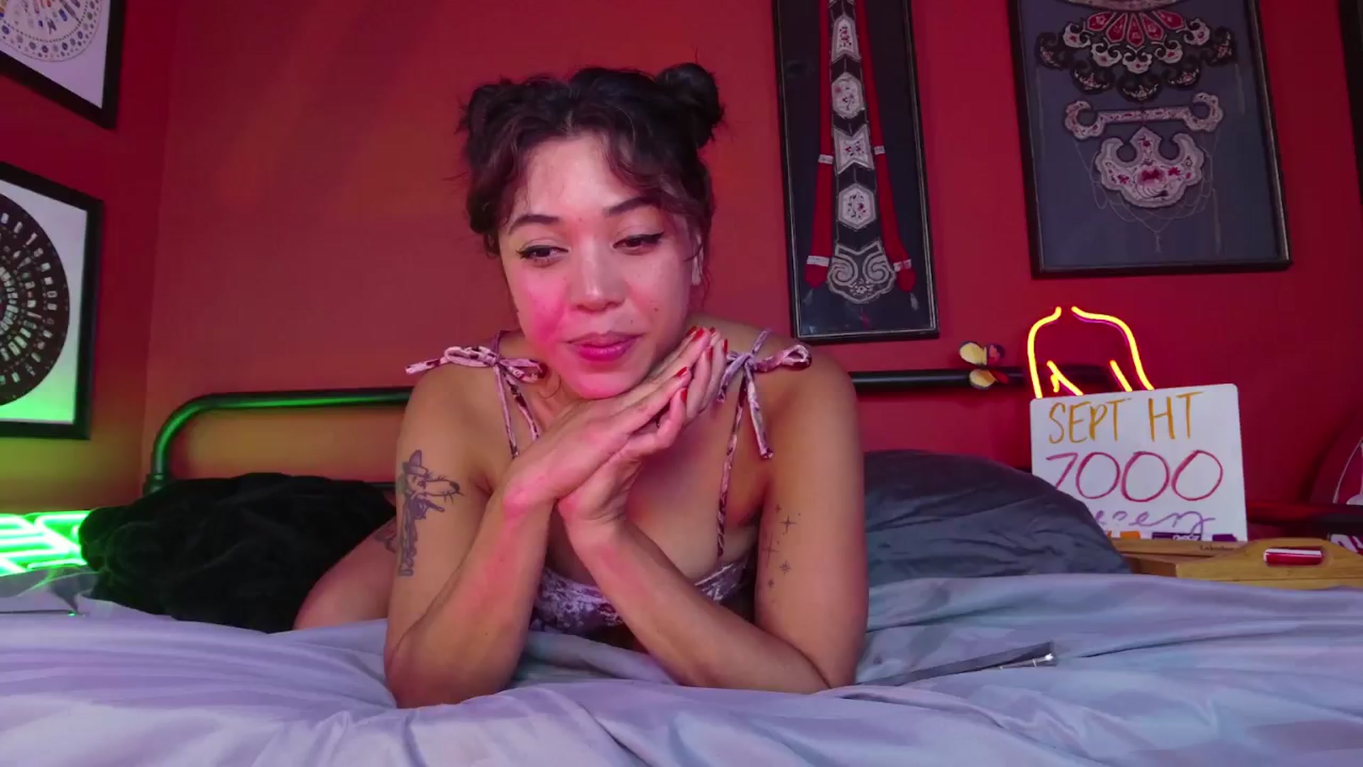 Gallery image thumbnail from KissingHigh's myfreecams stream on, 10/01/2024, 03:37 image 18 of 20