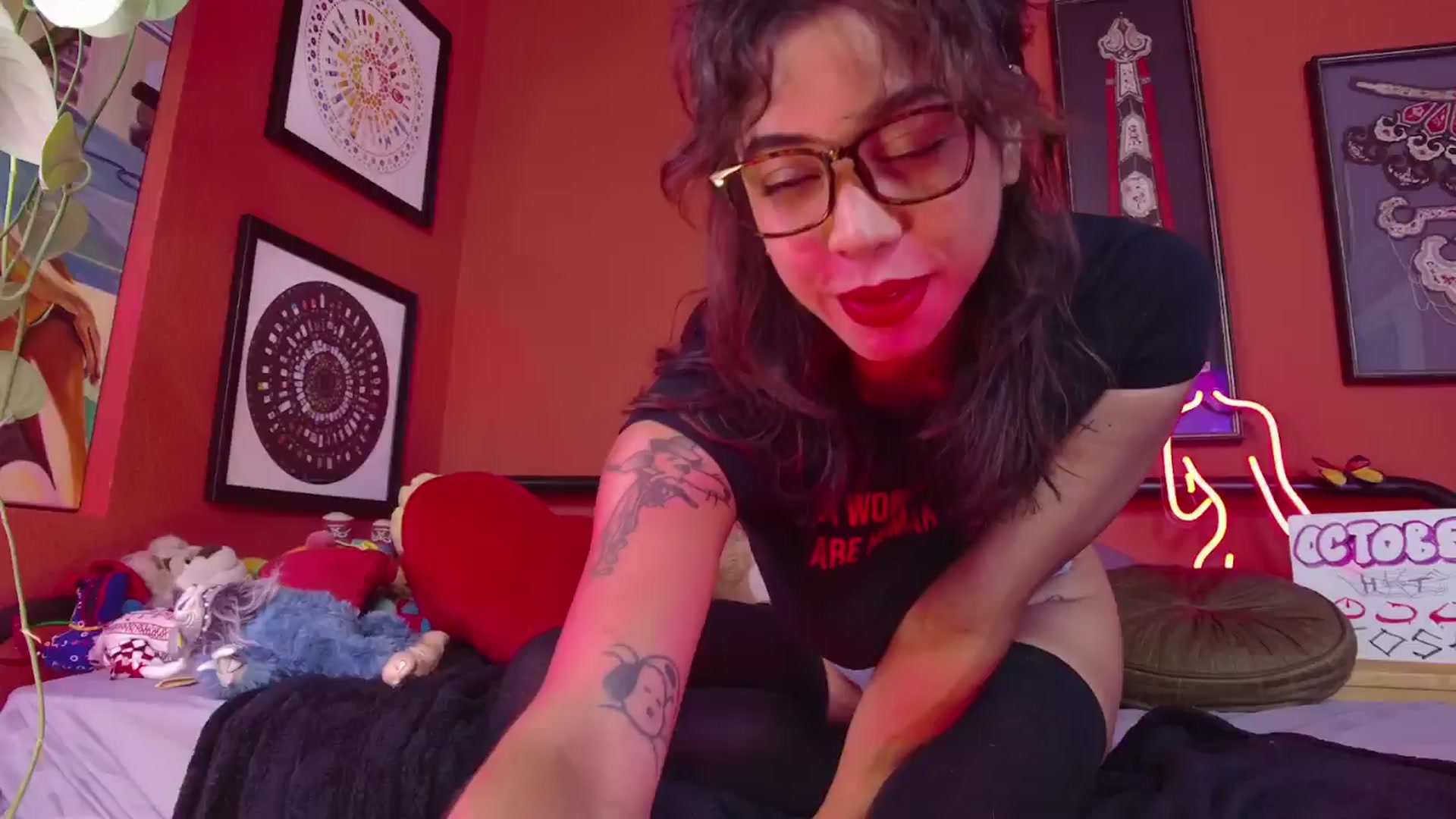 Gallery image thumbnail from KissingHigh's myfreecams stream on, 10/22/2024, 03:08 image 2 of 20