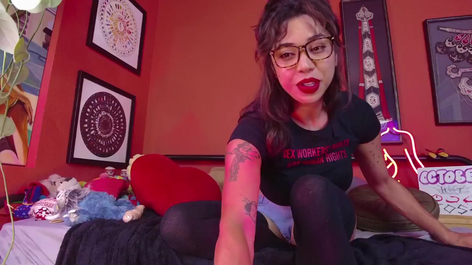 Gallery image thumbnail from KissingHigh's myfreecams stream on, 10/22/2024, 03:08 image 7 of 20