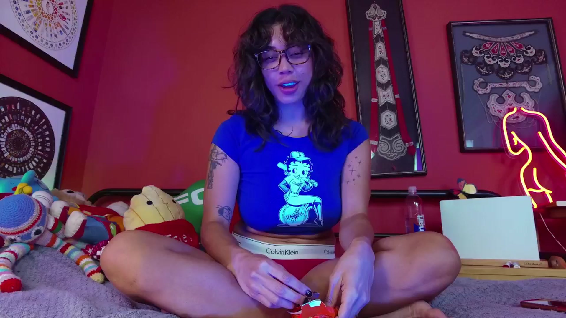 Gallery image thumbnail from KissingHigh's myfreecams stream on, 11/05/2024, 04:48 image 11 of 20