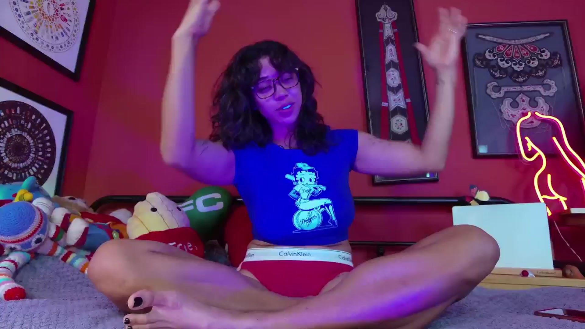 Gallery image thumbnail from KissingHigh's myfreecams stream on, 11/05/2024, 04:48 image 6 of 20