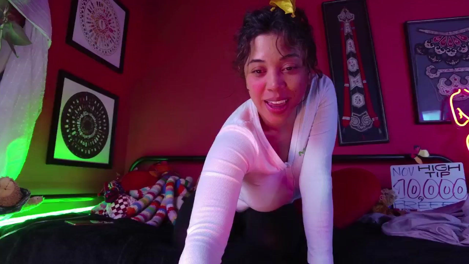 Gallery image thumbnail from KissingHigh's myfreecams stream on, 11/12/2024, 05:00 image 4 of 20