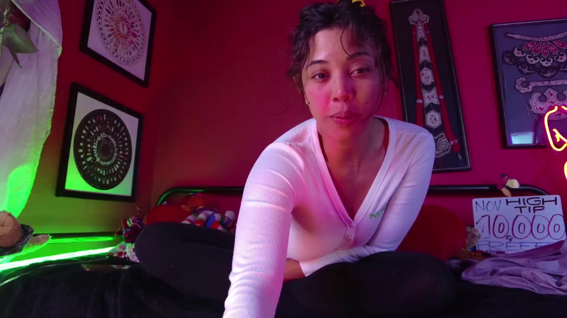 Gallery image thumbnail from KissingHigh's myfreecams stream on, 11/12/2024, 05:00 image 5 of 20