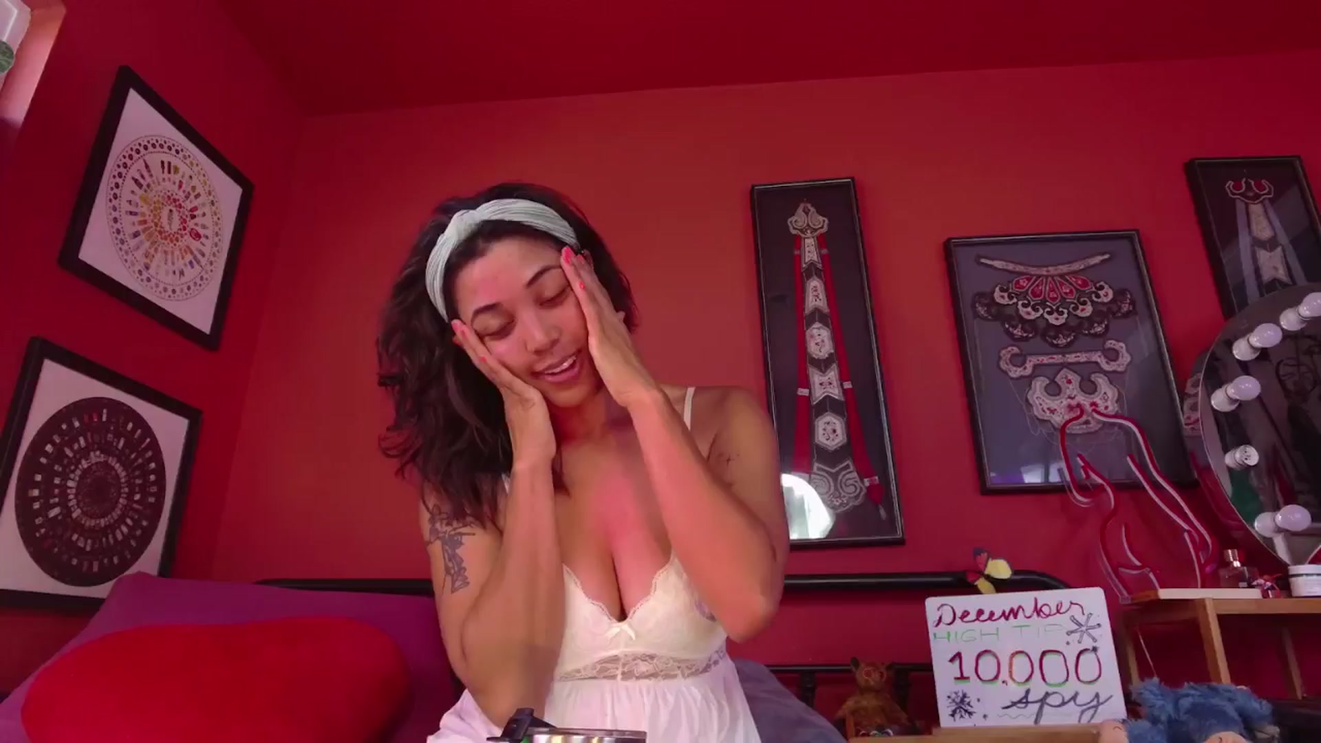Gallery image thumbnail from KissingHigh's myfreecams stream on, 12/15/2024, 19:03 image 3 of 20