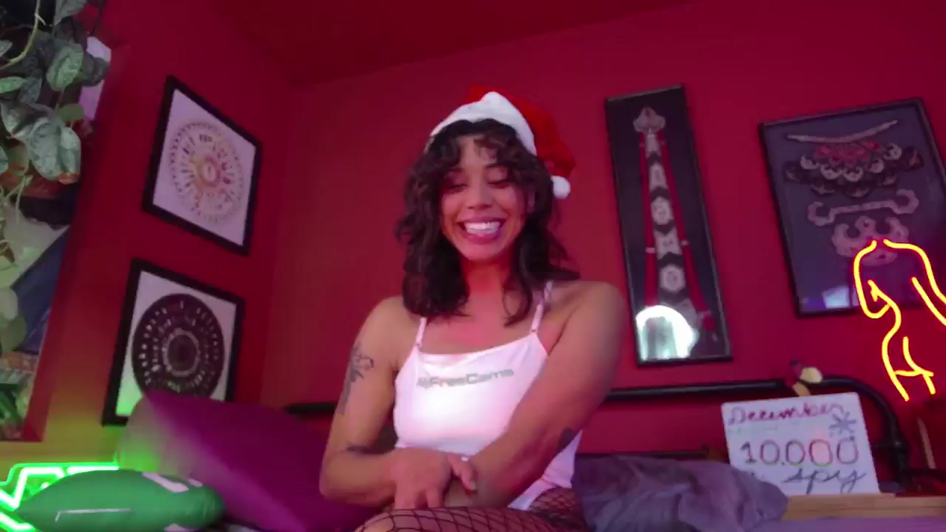 Gallery image thumbnail from KissingHigh's myfreecams stream on, 12/27/2024, 04:44 image 8 of 20