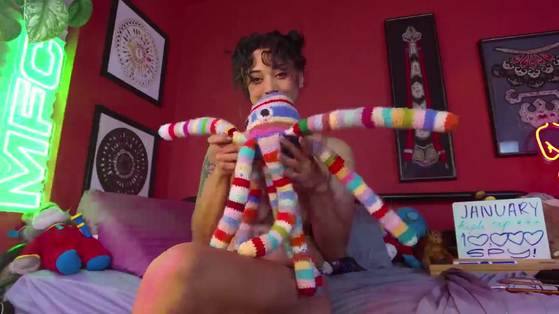 Gallery image thumbnail from KissingHigh's myfreecams stream on, 01/28/2025, 05:43 image 11 of 20