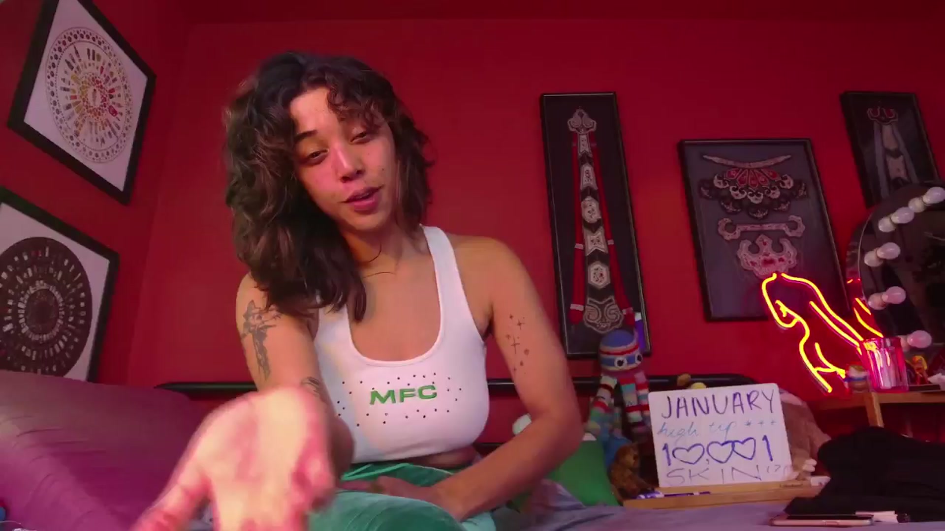 Gallery image thumbnail from KissingHigh's myfreecams stream on, 01/31/2025, 05:02 image 8 of 20